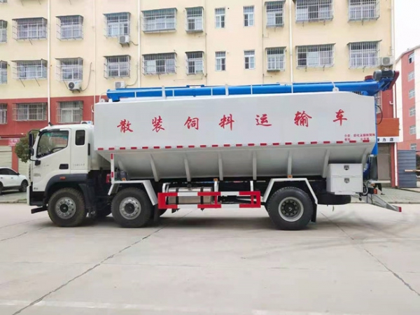 福田時代小三軸液壓34方國六散裝飼料運(yùn)輸車湖北廠家直銷